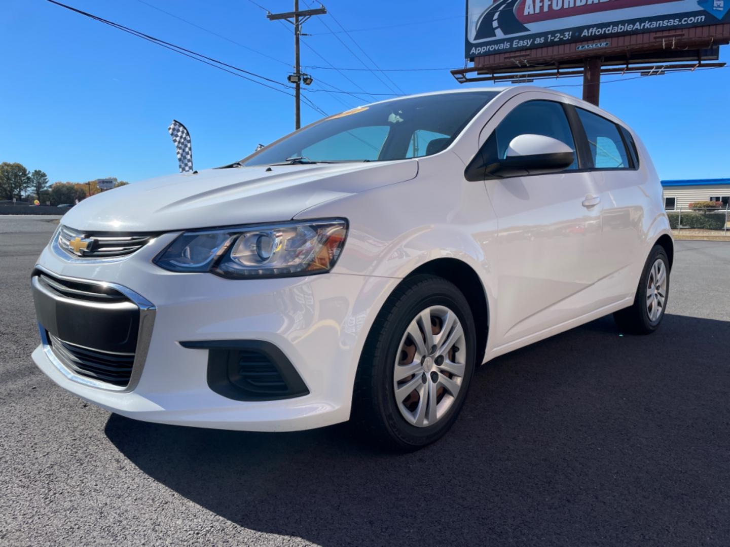 2017 White Chevrolet Sonic (1G1JG6SH2H4) with an 4-Cyl, 1.8 Liter engine, Automatic, 6-Spd transmission, located at 8008 Warden Rd, Sherwood, AR, 72120, (501) 801-6100, 34.830078, -92.186684 - Photo#3